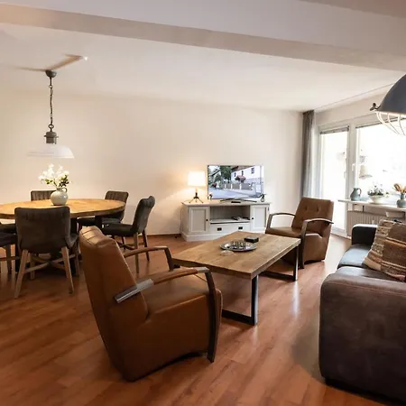 Geraeumiges Familienapartment Mit Pool & Bergblick Aparthotel