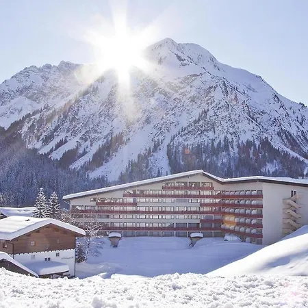 Aparthotel Geraeumiges Familienapartment Mit Pool & Bergblick 4*